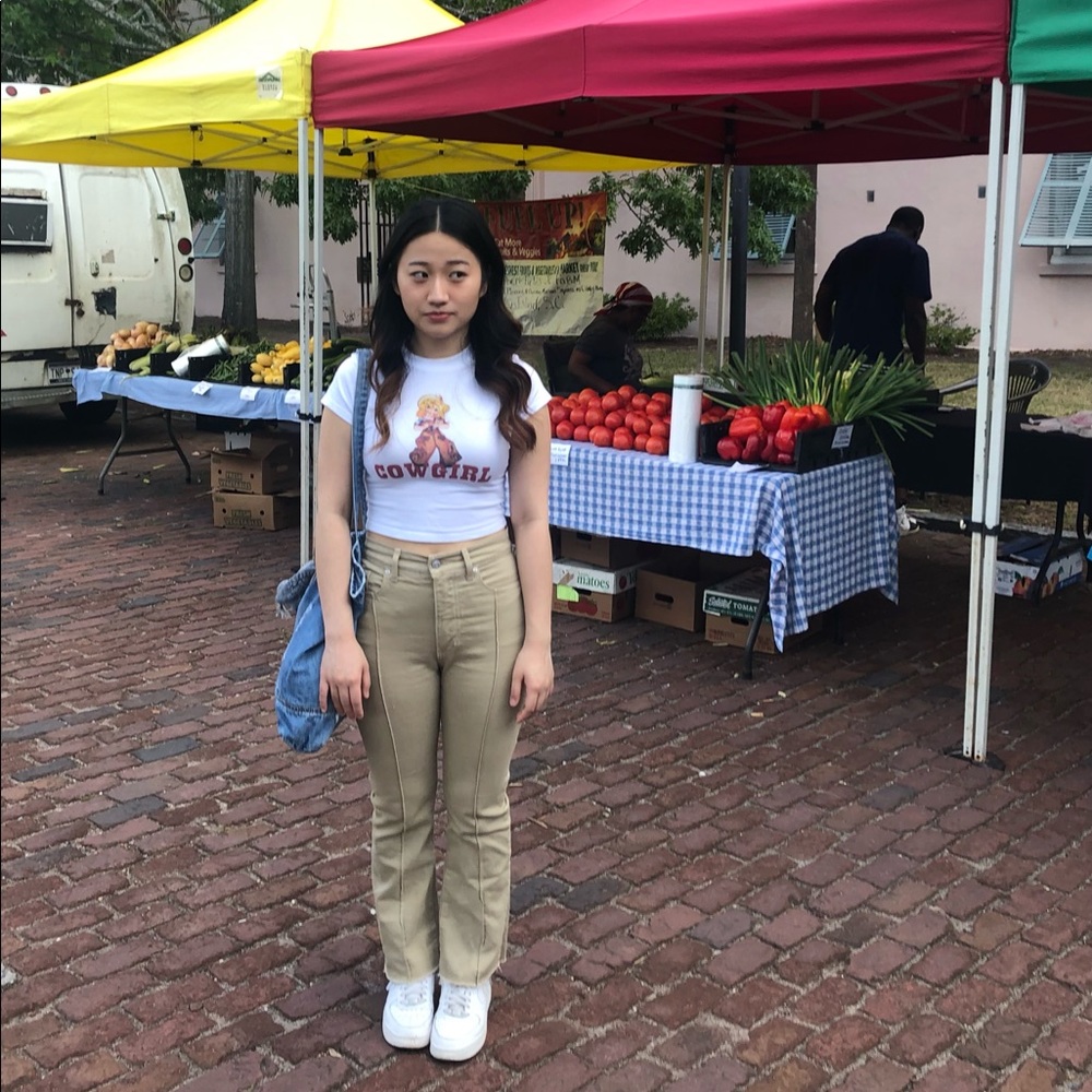 Meet your Posher, Julia